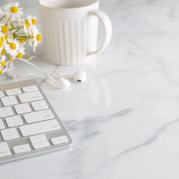 パソコンのキーボードの写真